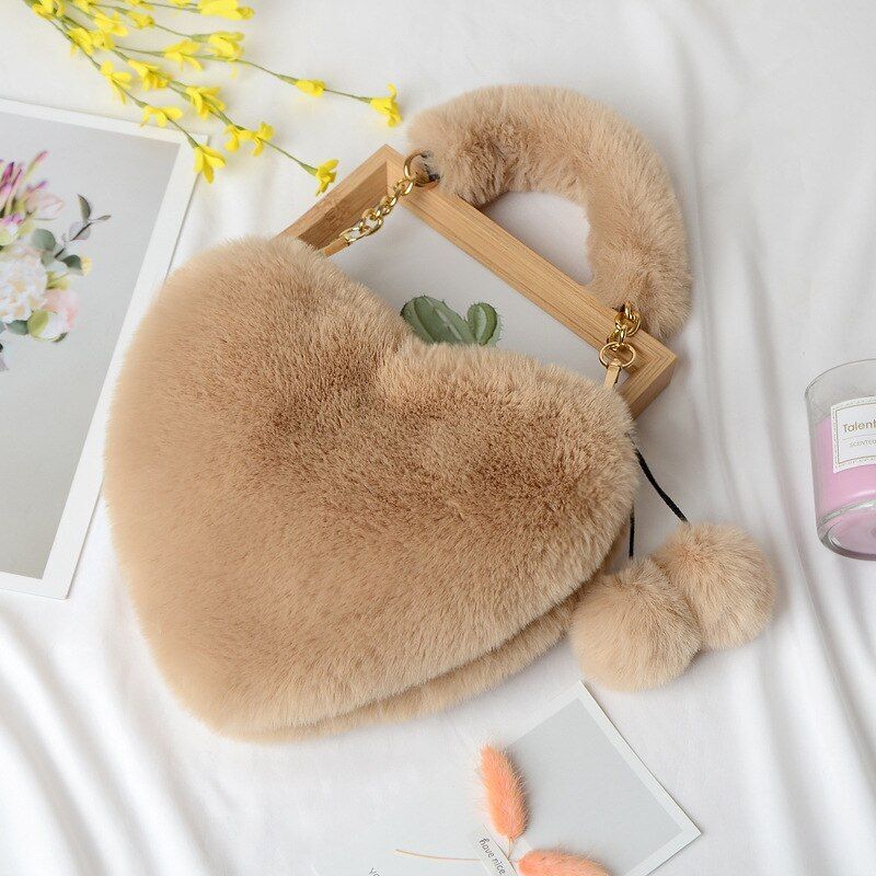 Winter Handbag Cute Plush Heart Shaped Shoulder Bag Cute Clutch Purse Messenger