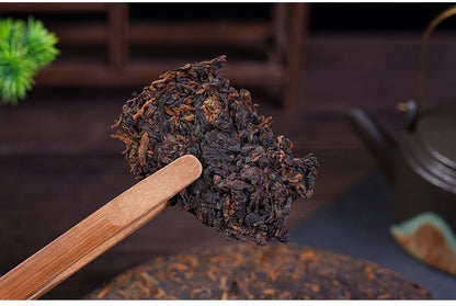357g Chinese Yunnan Pu'er Tea Cooked Tea Big Leaf Spring Tea Cake On Sales China