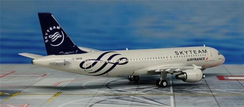 PANDAMODEL AIR FRANCE SKYTEAM Airbus A320 F-GKXS 1:400 DIECAST plane Pre-built