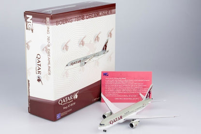 1:400 NG Model QATAR BOEING 787-8 Passenger Airplane Diecast Aircraft Model