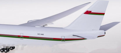 1:200 38CM Hogan Oman BOEING 747-8 Passenger Airplane ABS Plastic Aircraft Model
