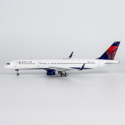 1:200 NGmodels Delta Air Lines B757-200 Passenger Airplane Diecast Plane Model