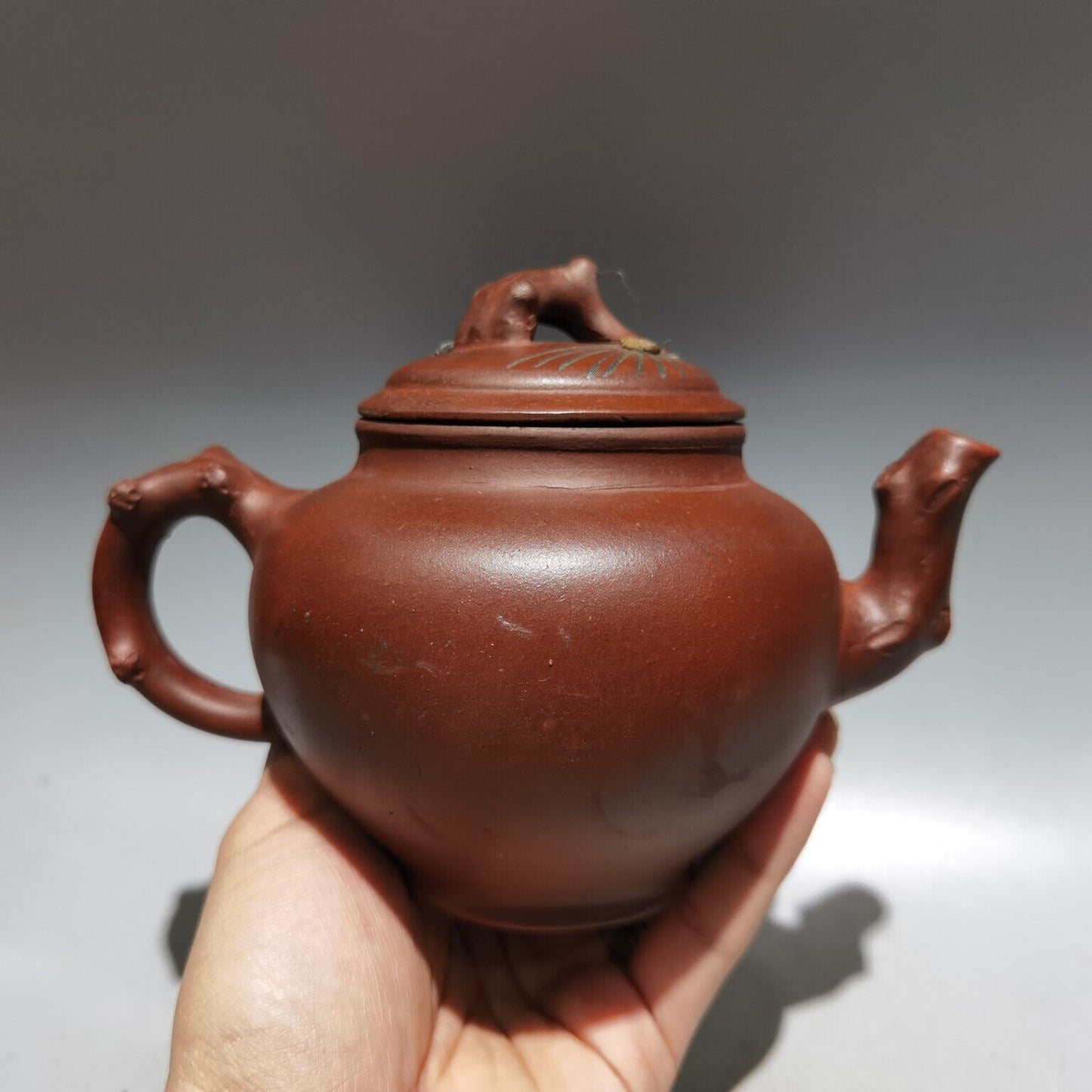 Chinese Yixing Zisha Clay Handmade Exquisite Teapot（报春壶 低款：汪寅仙）