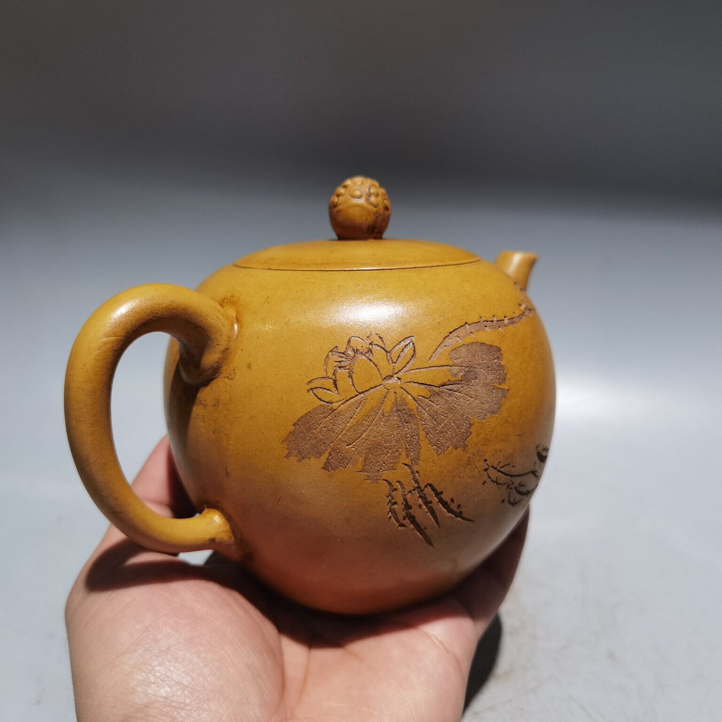 Chinese Yixing Zisha Clay Handmade Exquisite Teapot （禅心禅意 底款：周桂珍）