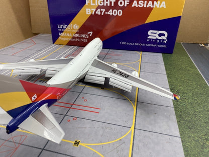 1:200 35CM SQ Wings ASIANA AIRLINES BOEING 747-400 Flap Down Plane Diecast Model