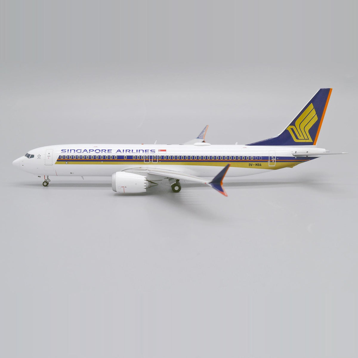 1:200 JC Wings Singapore Airlines B737 MAX 8 Passenger Airplane Diecast Model