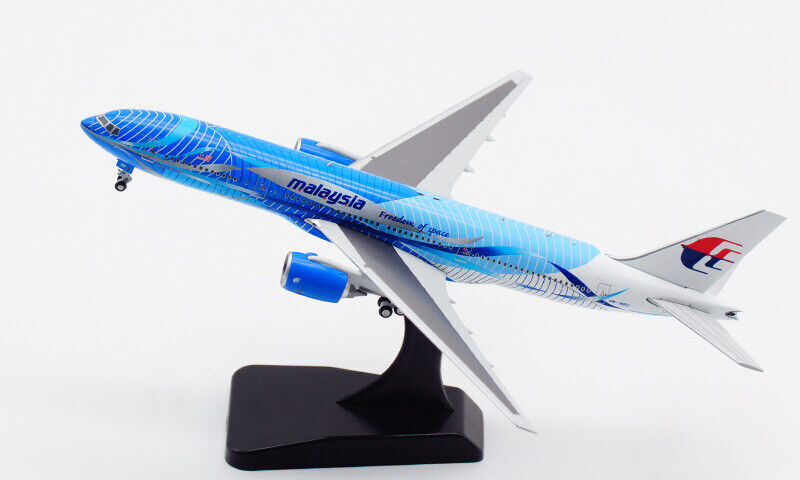 1:400 JC Wings Malaysia Airlines BOEING 777-200ER Passenger Plane Diecast Model