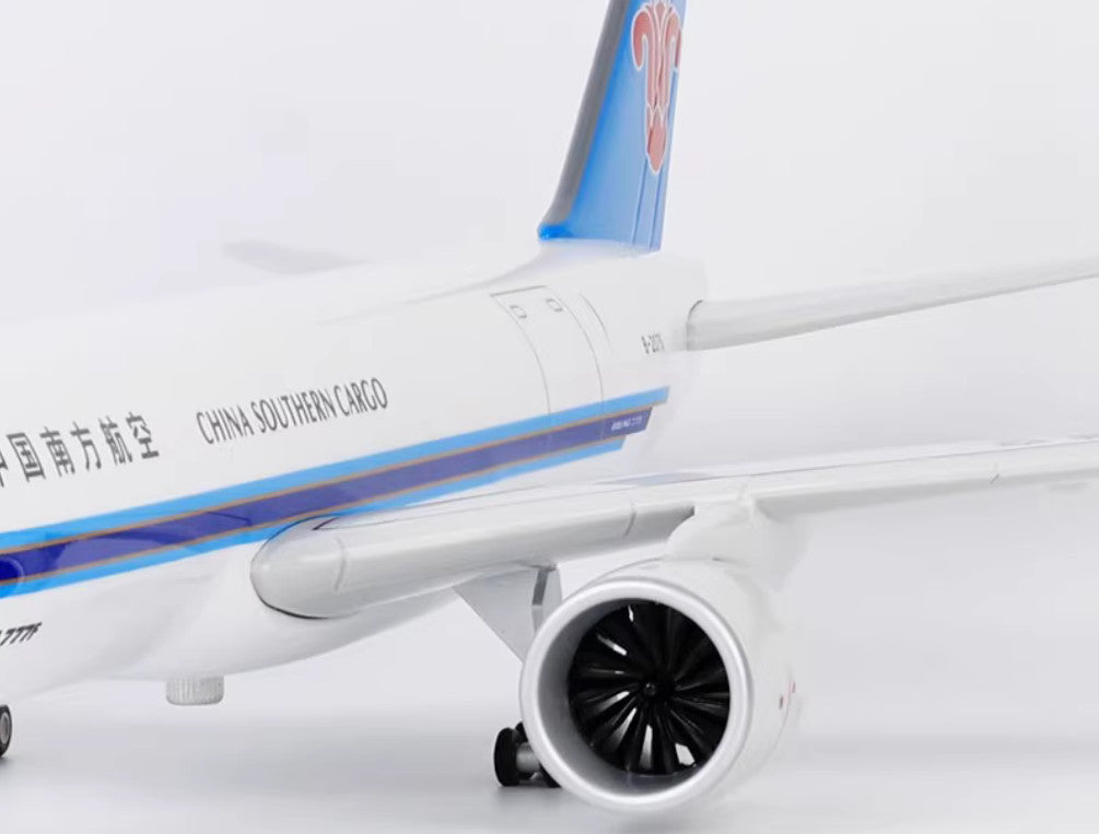 47CM 1:157 CHINA SOUTHERN CARGO BOEING 777F Airplane Landing Gears Resin Model