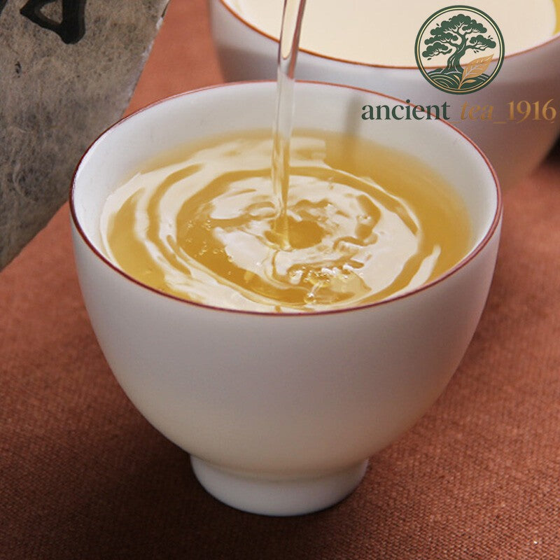 357g Haiwan 2017 Old Comrade Made Good Tea for Everyone Pu-erh Pu'er Raw Cake