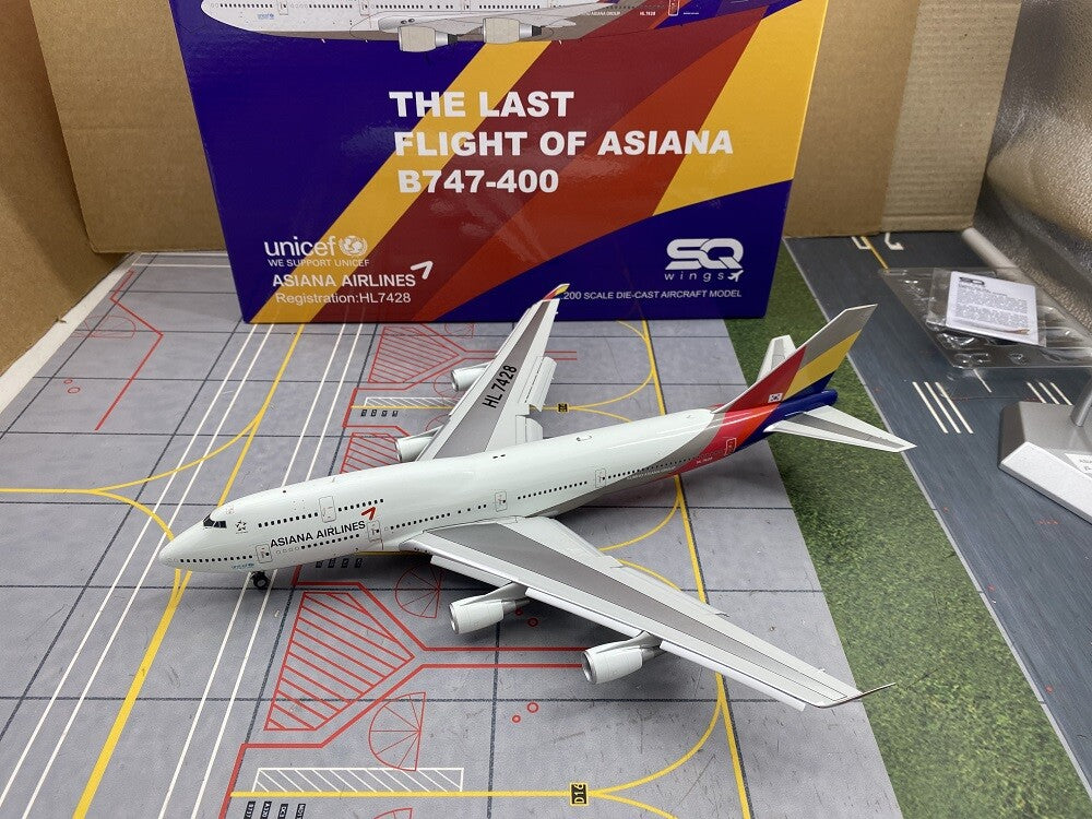 1:200 35CM SQ Wings ASIANA AIRLINES BOEING 747-400 Flap Down Plane Diecast Model