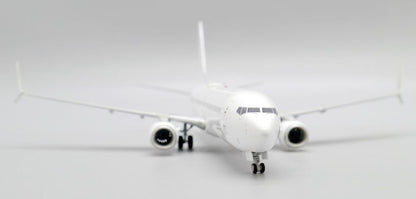 1:200 JC Wings BOEING 737-900 Passenger Blank Airplane Diecast Aircraft Model