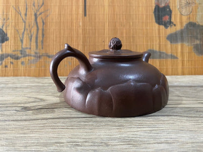 Chinese Yixing Zisha Clay Handmade Exquisite Teapot（壶 底款：如图）