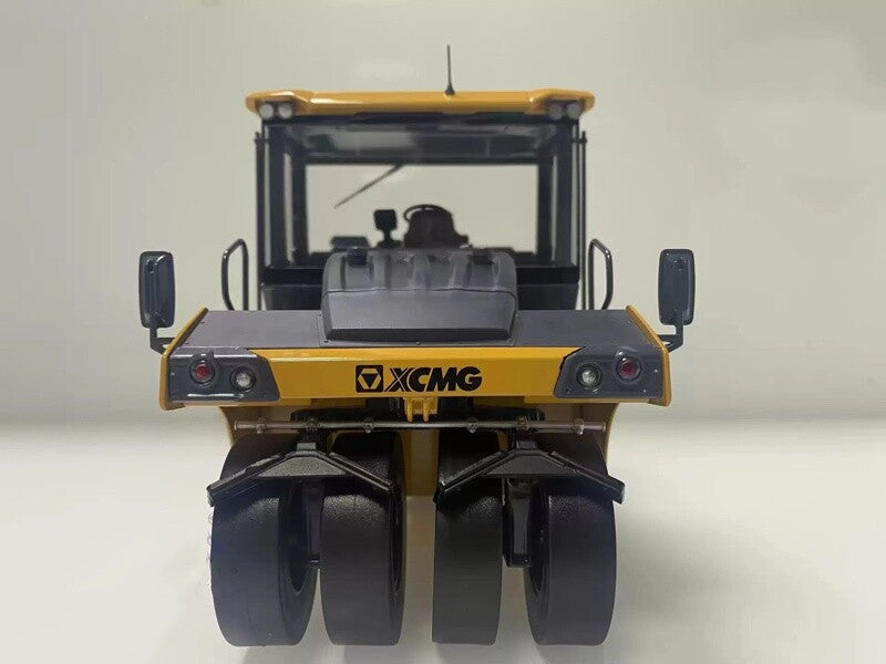 1:25 XCMG XP305S Tire Roller Construction Machinery Equipment Diecast Model
