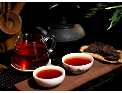 Yunnan Menghai Banzhang Tribute Golden Buds Pu'er Tea Cake 2018 357g Ripe Pu-erh