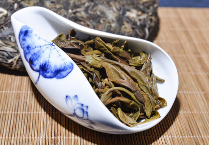 2012 Menghai Ban Zhang King Puer Tea 357g Banzhang Pu'er Raw Pu-erh Cake Sheng