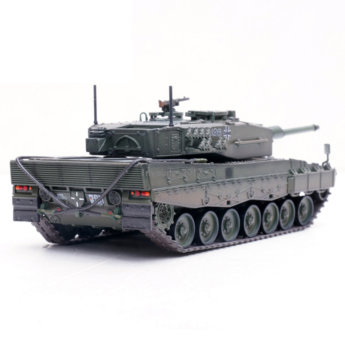 1:72 Leopard 2A4 Battle Tank Model Diecast Military Toy Tank for Boys Gifts Kids