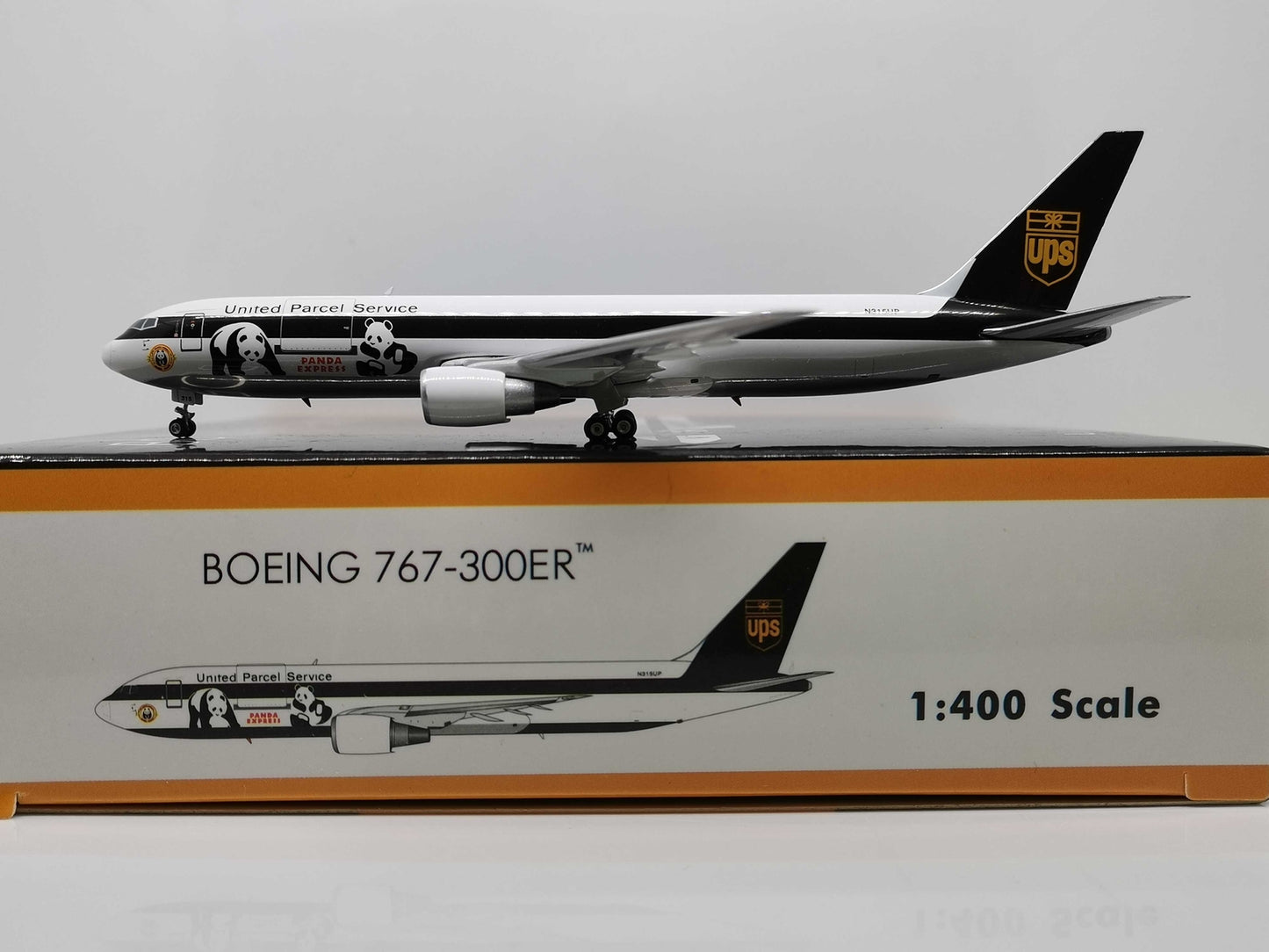 1:400 Phoenix United parcel Service B767-300ER Airplane Diecast Aircraft Model
