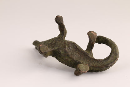 Lovely Chinese bronze copper Crocodile figure Statue table decoration tea pet