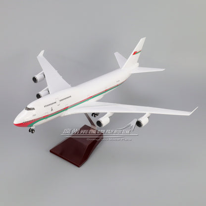 47CM 1:150 Oman BOEING 747-400 Airplane Led Sound-controll Light Resin Model