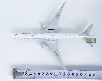 1:400 JET CHINA EASTERN B777-300ER B-2001 Passenger Airplane Diecast Model