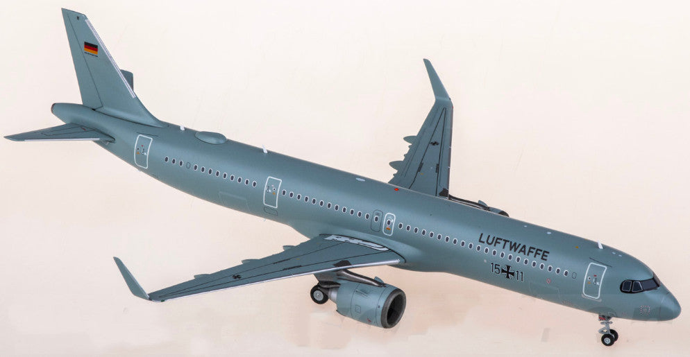 1:200 JC Wings Luftwaffe Airbus A321neo Passenger Airplane Diecast Plane Model