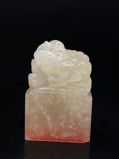 Chinese Natural Shoushan Stone Hand-carved Exquisite Auspicious Beast Seal 31333