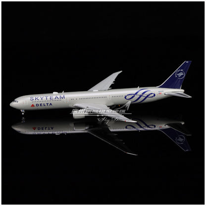 1:400 GeminiJets SKYTEAM DELTA BOEING 767-400ER Passenger Airplane Diecast Model