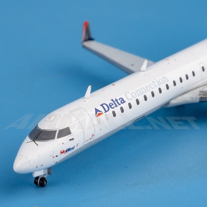 1:400 GeminiJets Delta Connection Plane CRJ-900ER Diecast Aircraft Model