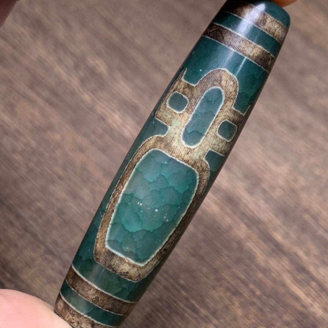 Tibetan Style Green Agate Wealth God Dzi Bead Dragon Scales Hacking Pendant