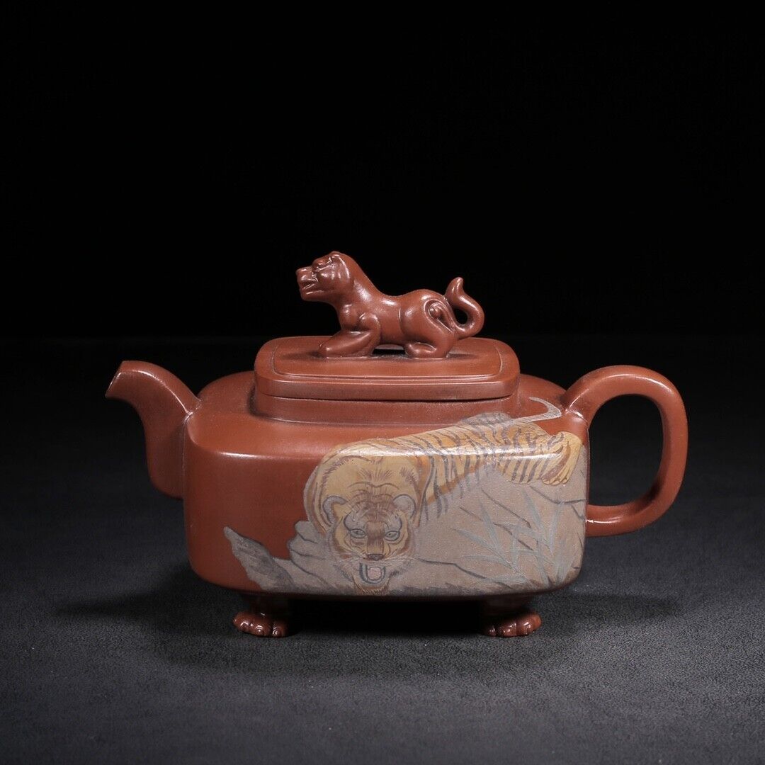 Chinese Yixing Zisha Clay Handmade Exquisite Teapot （虎啸生风 底款：施小马 ）