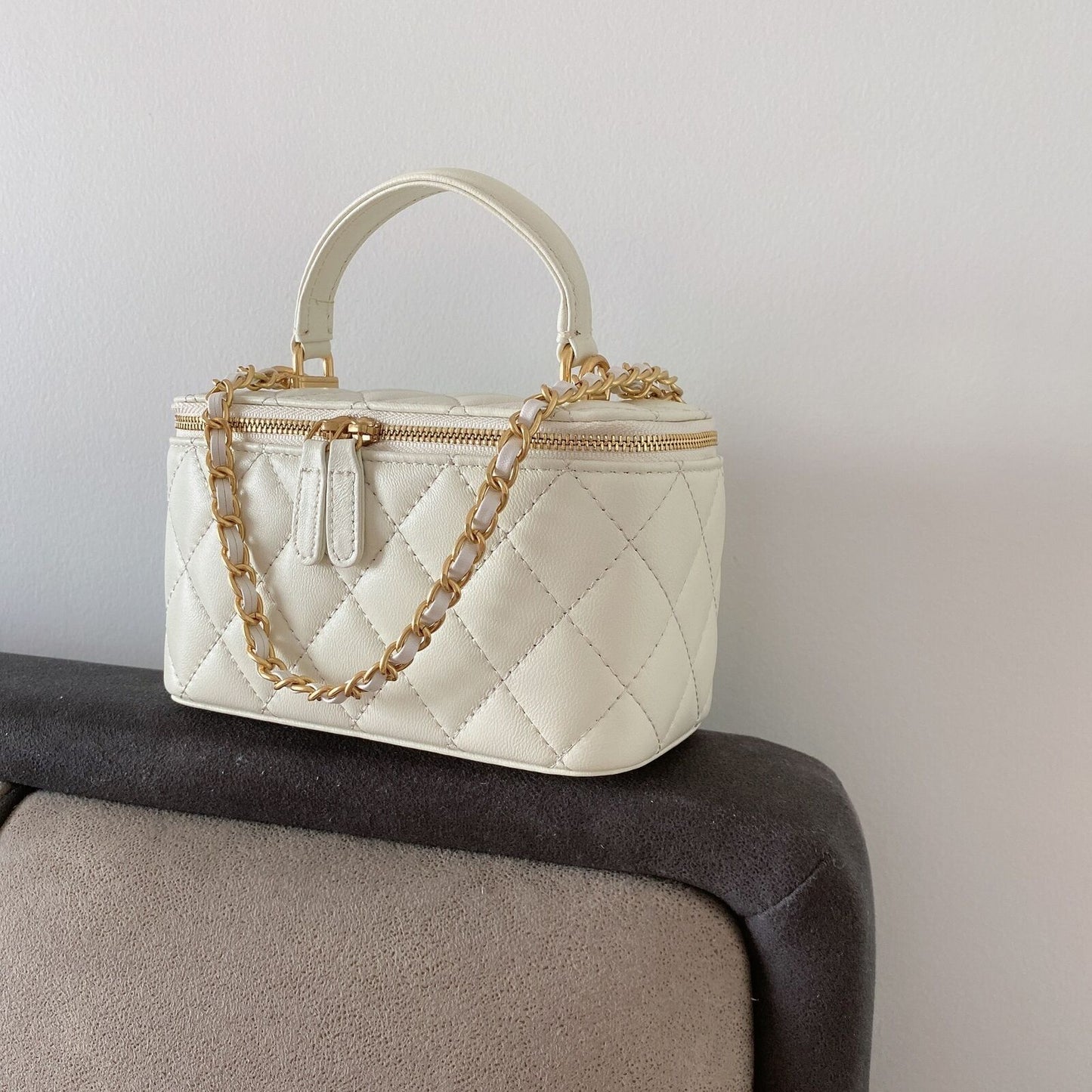Quilted Lambskin Leather Vanity Case Chain Box Shoulder Bag ClutchTote Purse