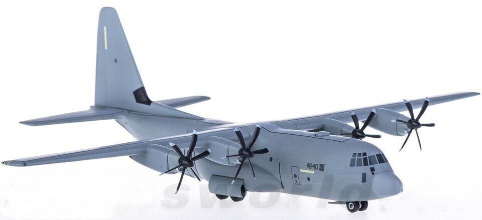 1:200 Hogan F.F.AA Lockheed C-130J Airfreighter Diecast Military Aircraft Model