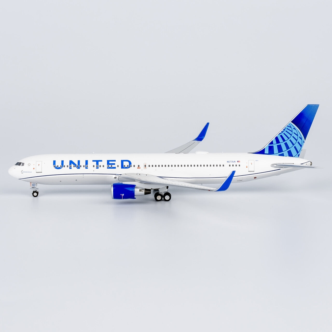 1:400 NGmodels United Airlines Boeing 767-300ER Passenger Airplane Diecast Model