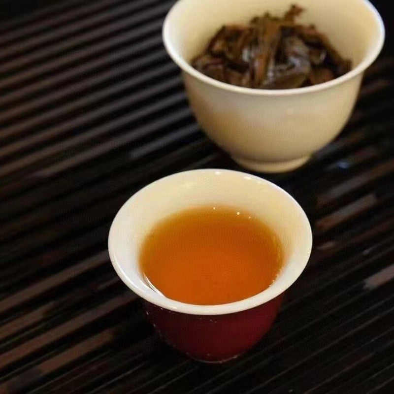 357g Authentic Yiwu King Tea Ancient Tree Green Cake 2006 Pu'er Tea Raw Tea Cake