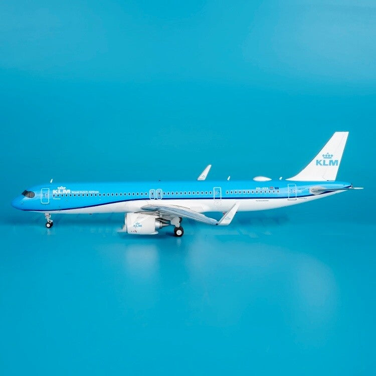 1:200 Geminijets KLM Airbus A321neo Passenger Airplane Diecast Model