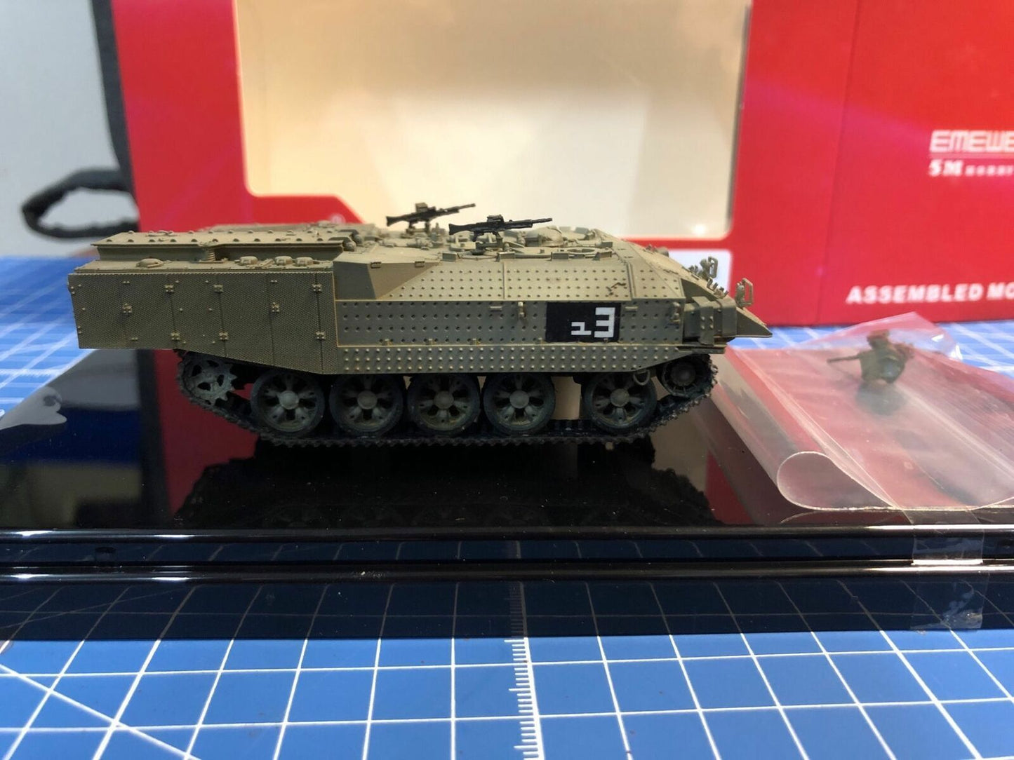 5M 72103C 1/72 Israel Achzarit Armored Personnel Carrier Resin Static Model