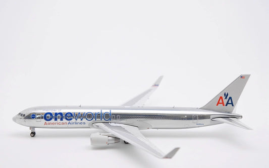 1:400 Phoenix American Airlines oneworld BOEING 767-300ER Airplane Diecast Model