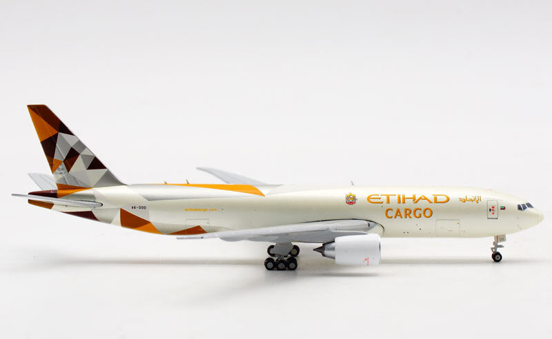 JC Wings Etihad Boeing B777-200F A6-DDD 1/400 diecast plane model aircraft