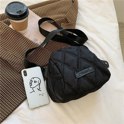 Women Nylon Quilted Roomy Black Handbag Lady Cute Autumn And Winter Trends Smart