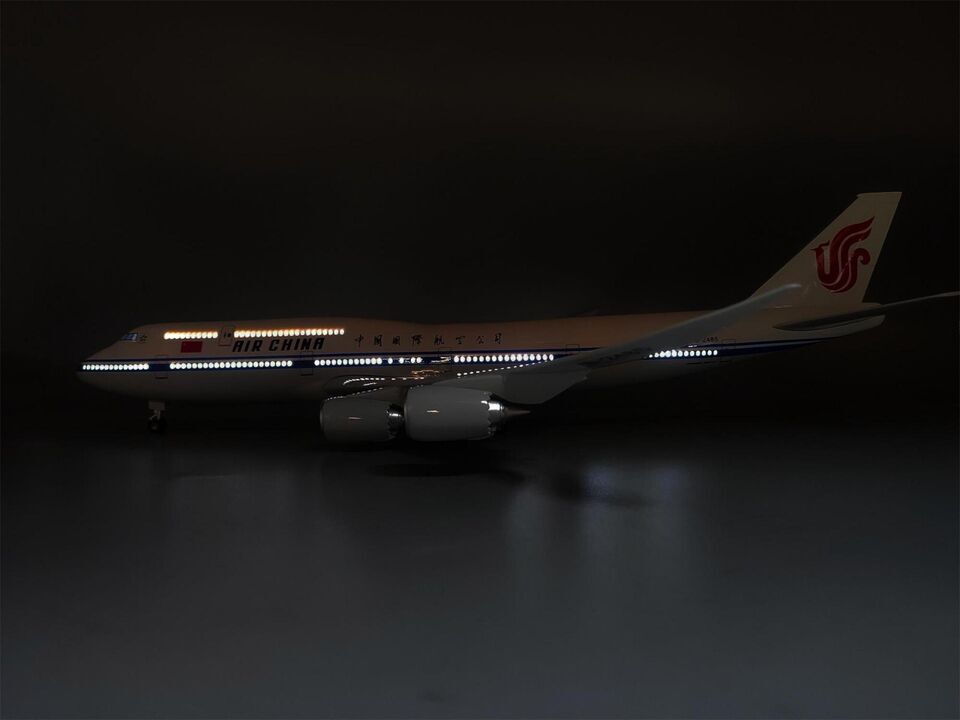 47CM 1:160 AIR CHINA BOEING 747-8 Plane Led Sound-controlled Light Resin Model