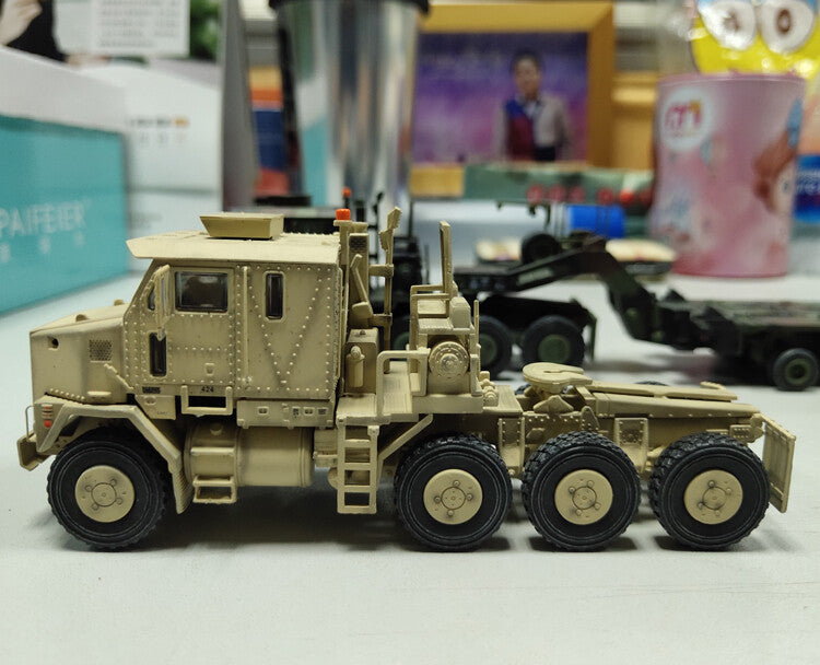 1:72 American Oshkosh M1070 Heavy Transporter Desert Camouflage Model Collection