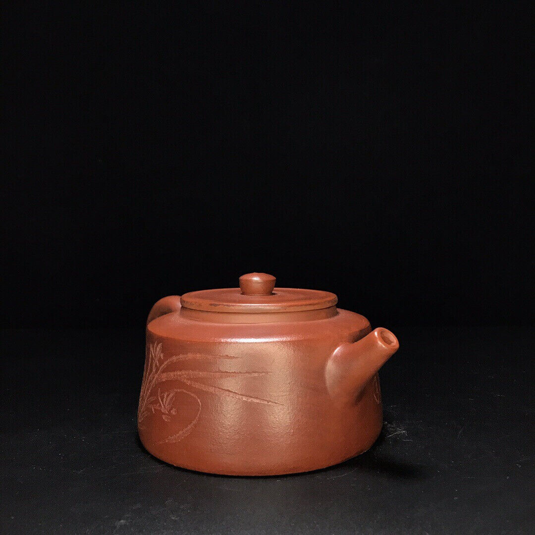 Chinese Yixing Zisha Clay Handmade Exquisite Teapot （德钟 底款：顾景舟）