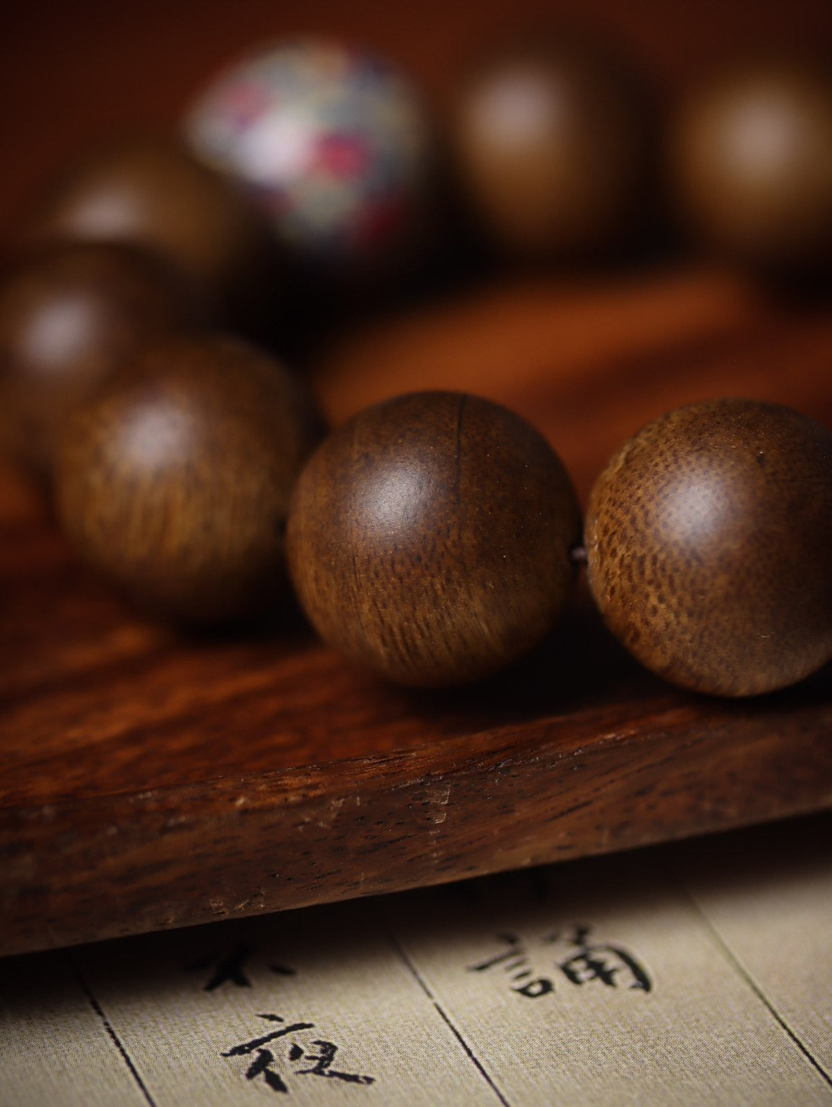 20mm Chinese Natural Eaglewood Handmade Exquisite Bracelets 30583