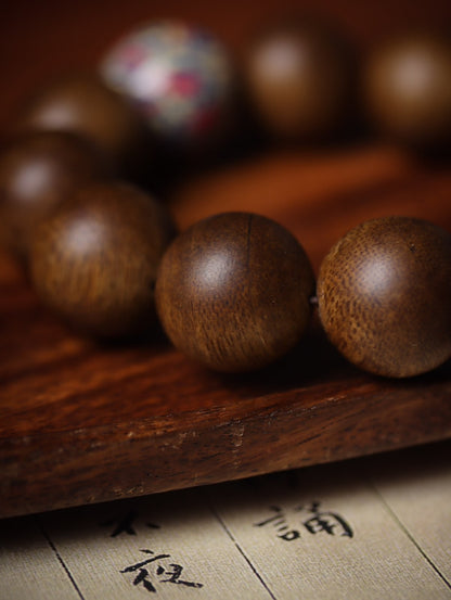 20mm Chinese Natural Eaglewood Handmade Exquisite Bracelets 30583