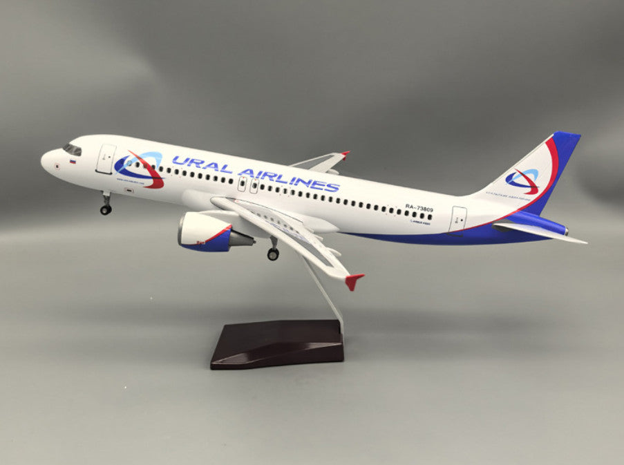 1:80 47CM URAL AIRLINES AIRBUS A320neo Plane Landing Gear Resin Aircraft Model