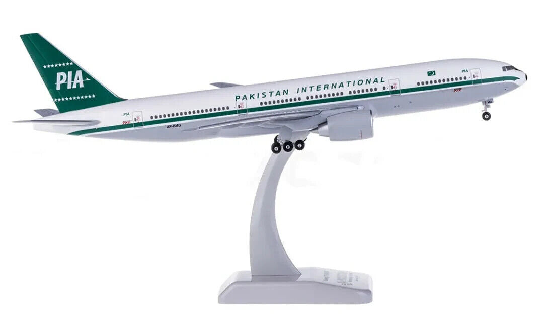 1:200 32CM Hogan PIA PAKISTAN BOEING 777-200 Passenger Plane ABS Plastic Model