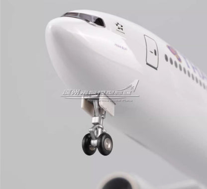 1:157 47CM THAI BOEING 777-300ER Airplane Landing Gear Resin Aircraft Model
