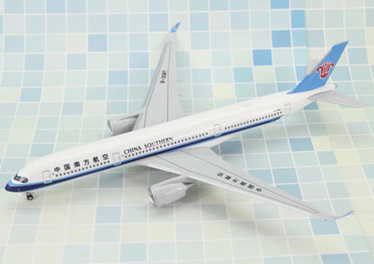 1:200 34CM RISESOON CHINA SOUTHERN AIRBUS A350-900 Airplane ABS Plastic Model