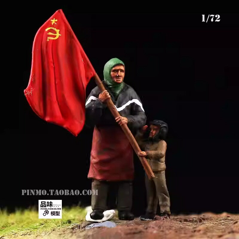 1/72 Ukrainian Red Flag Granny 2 Soldier Model