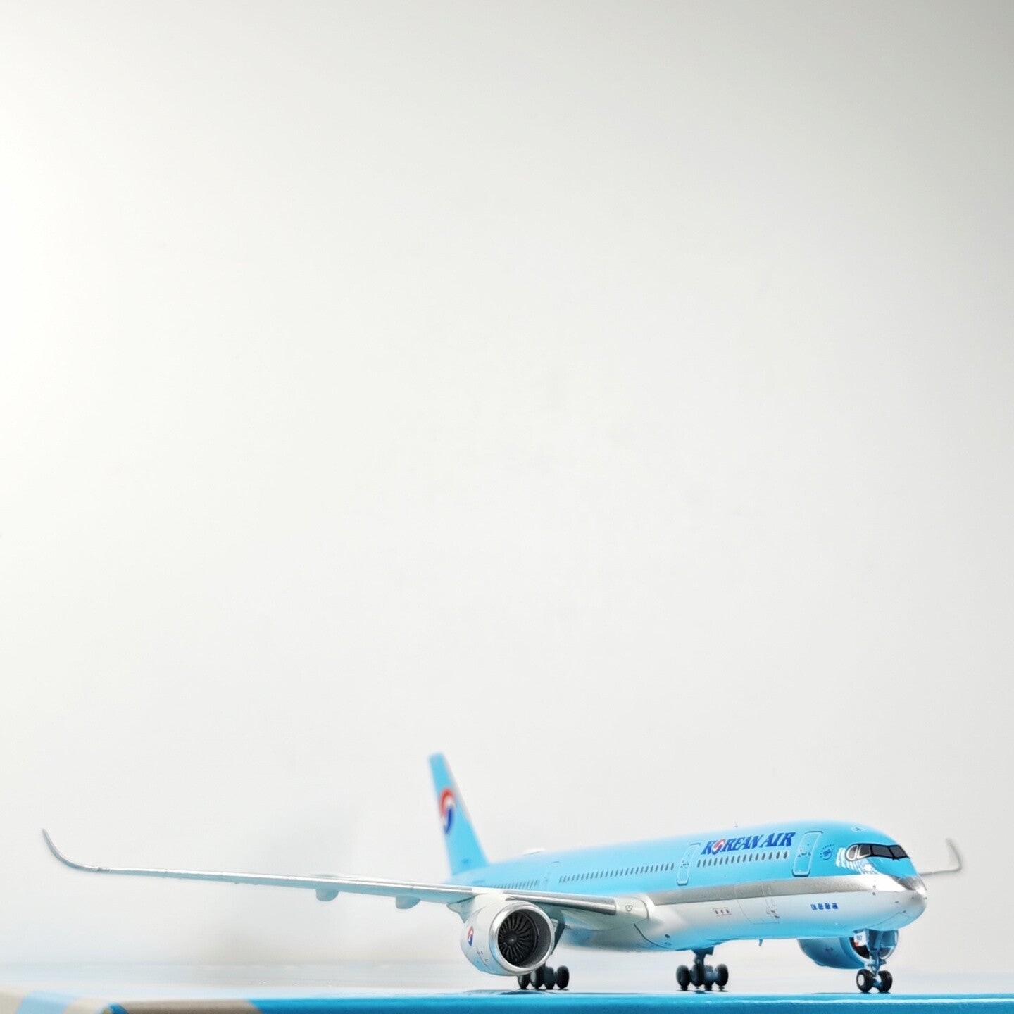 1:400 NG Model KOREAN AIR AIRBUS A350-900 Passenger Plane Diecast Aircraft Model